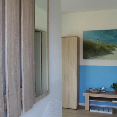 Fewo Möwe Lütow Usedom Achterwasser blaues Haus * Lutow