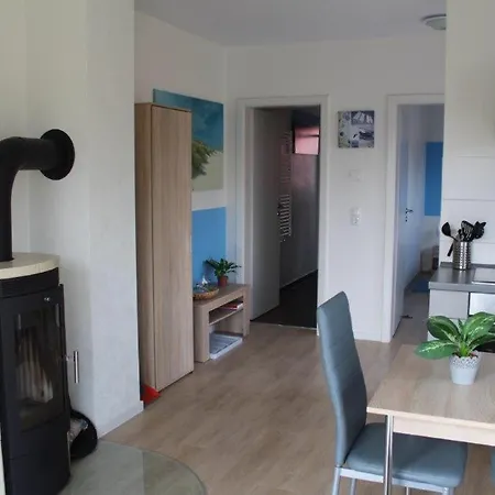 Apartamento Fewo Möwe Lütow Usedom Achterwasser blaues Haus Lutow