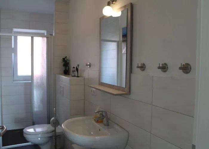 Moewe Usedom Achterwasser Blaues Haus * Lutow